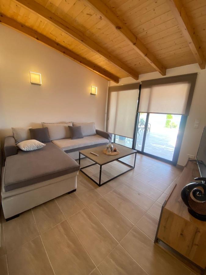 Medusa Luxury Apartments Finikounta Exterior photo